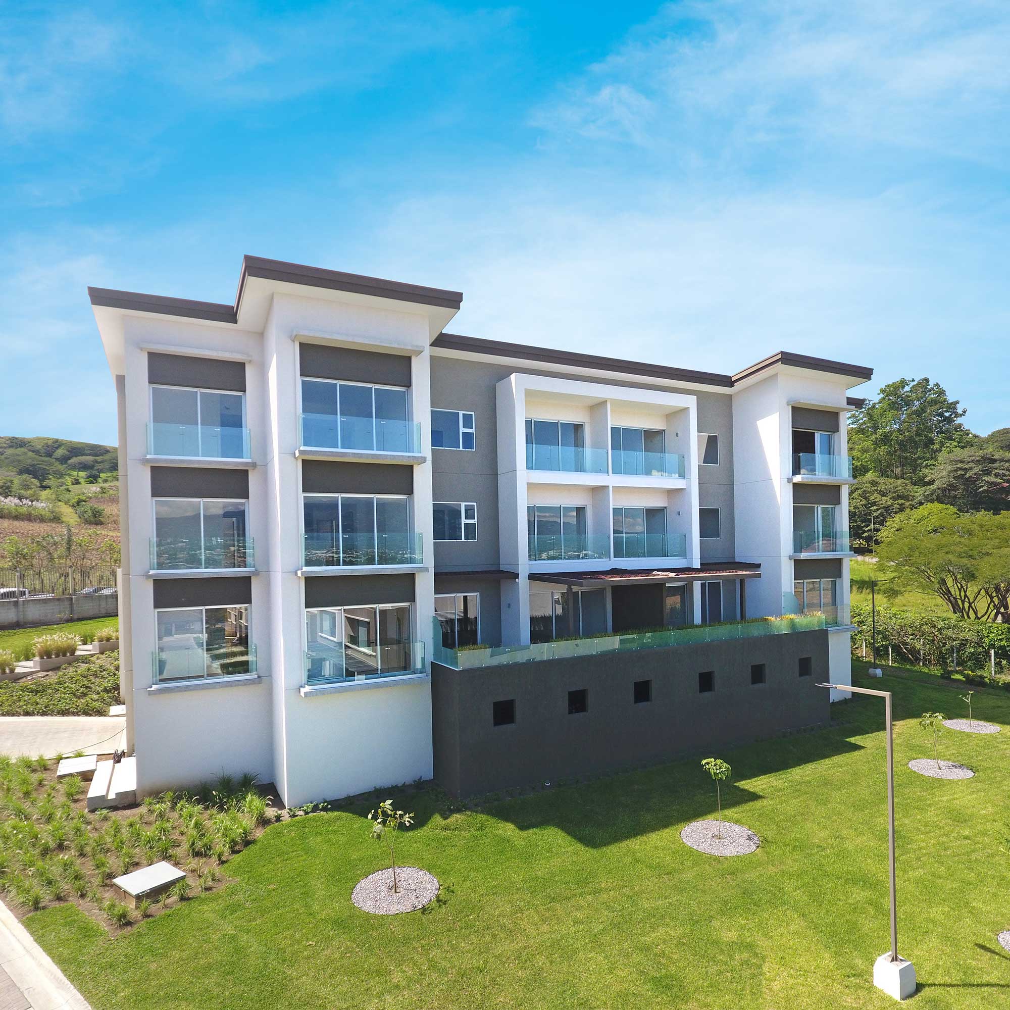 Desarrollo de proyectos inmobiliarios en la zona oeste de San José.