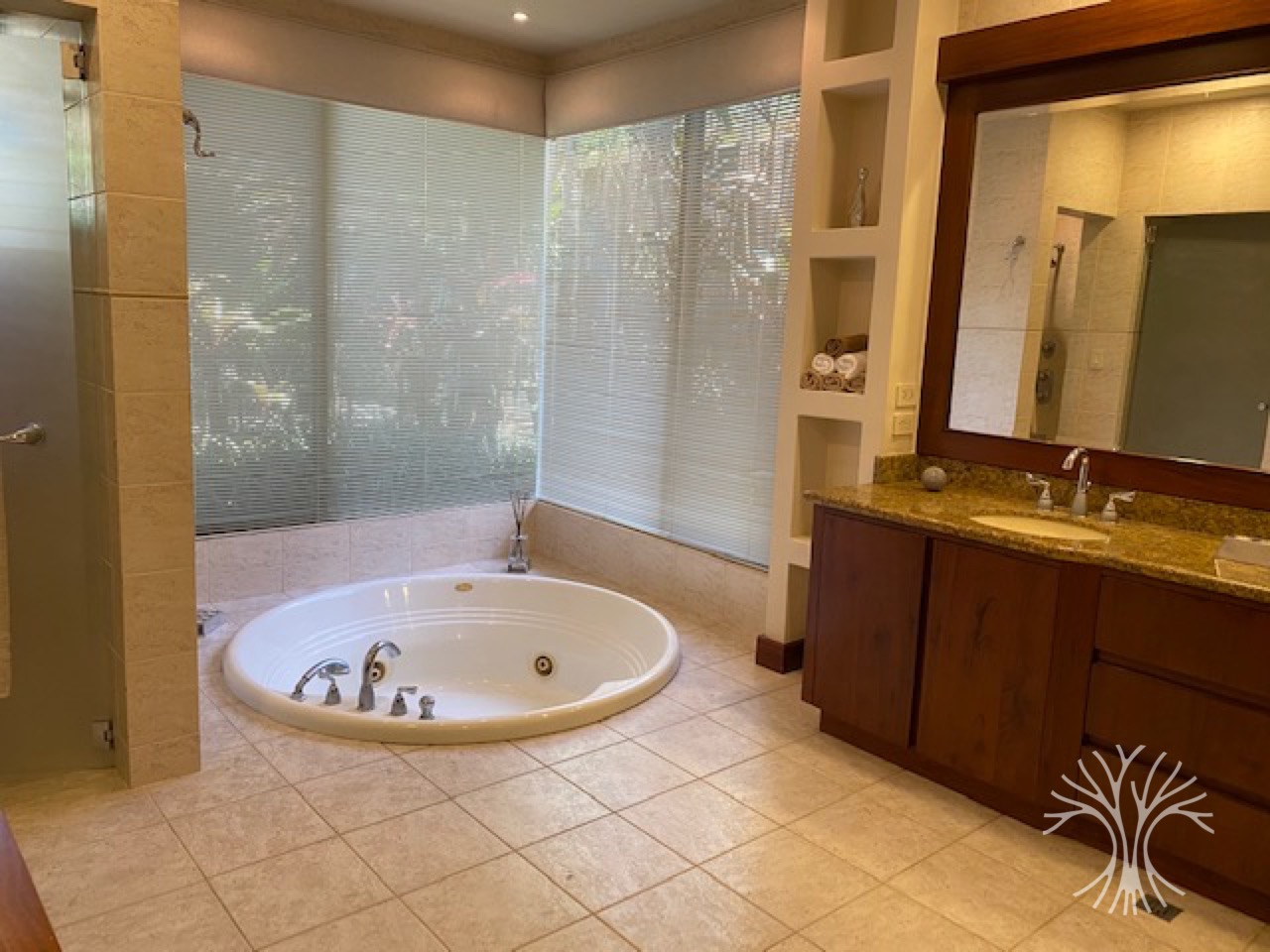 13. Baคo principal jacuzzi 3