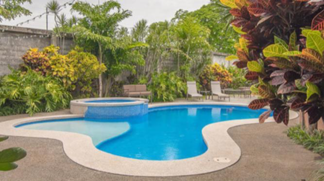 3 Area piscina y BBQ 1